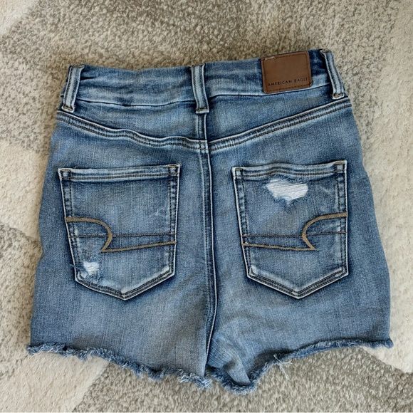 AMERICAN EAGLE | High Rise Jean Shorts - Picture 4 of 5